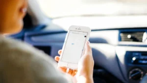 Wie Sie den perfekten tragbaren WiFi-Router für Ihr Auto im Jahr 2025 auswählen