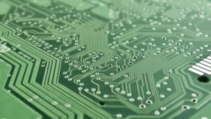 How to use auto router tools effectively in PCB design